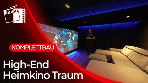 Komplettheimkino mit großer Leinwand, JVC-Projektor und maßgefertigter Heimkino-Couch