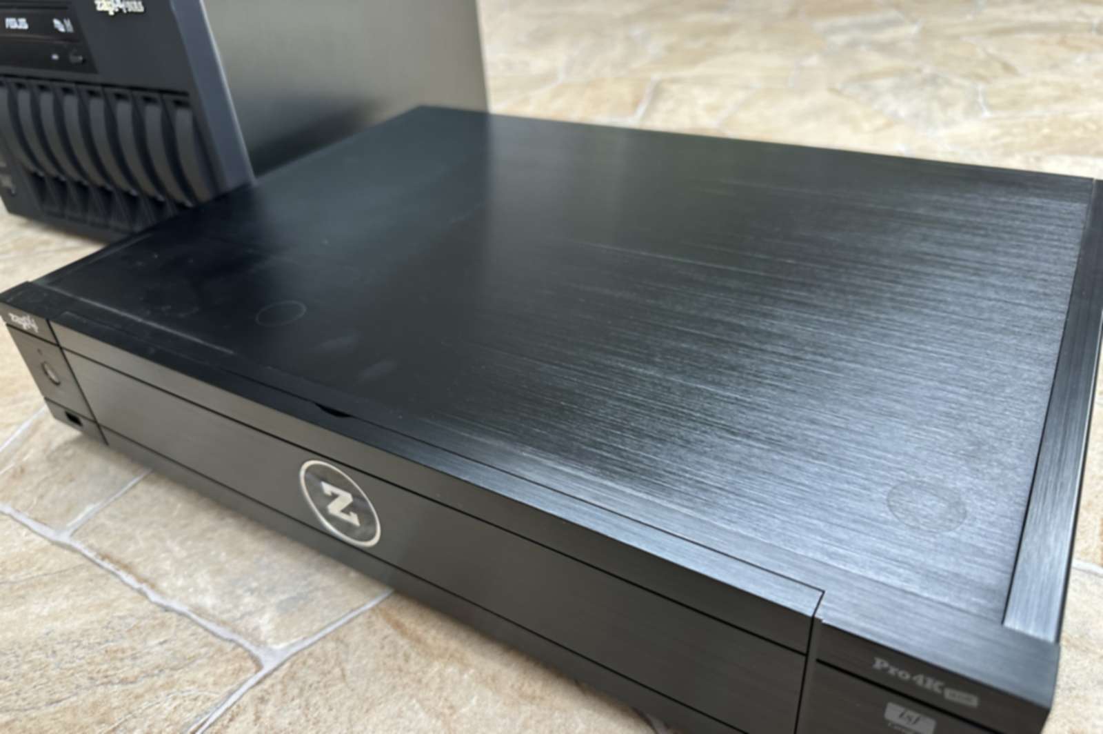Zappiti NAS Server 32TB + Zappiti Player Pro 4K 