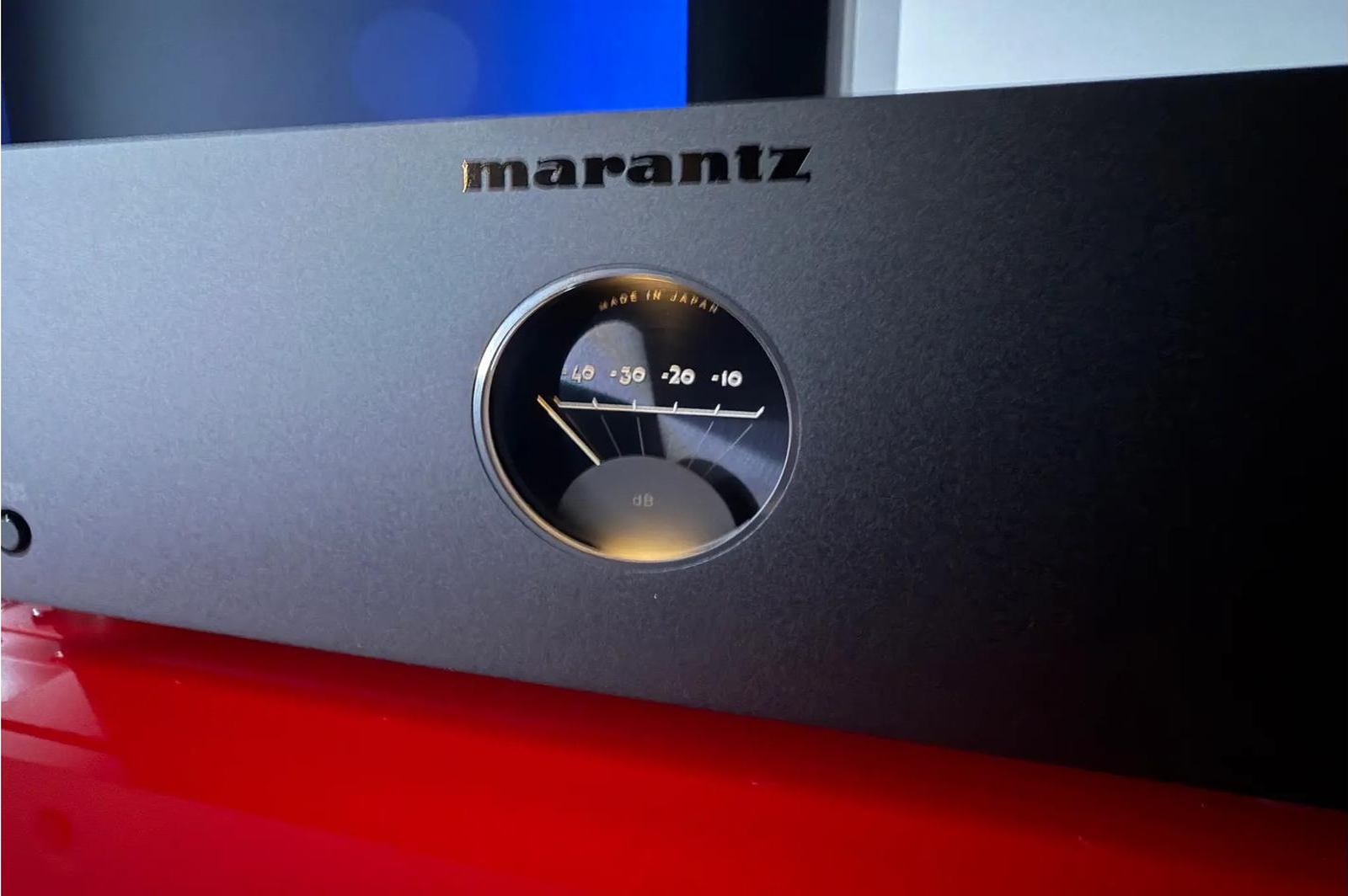 Marantz AV30 Heimkinovorstufe