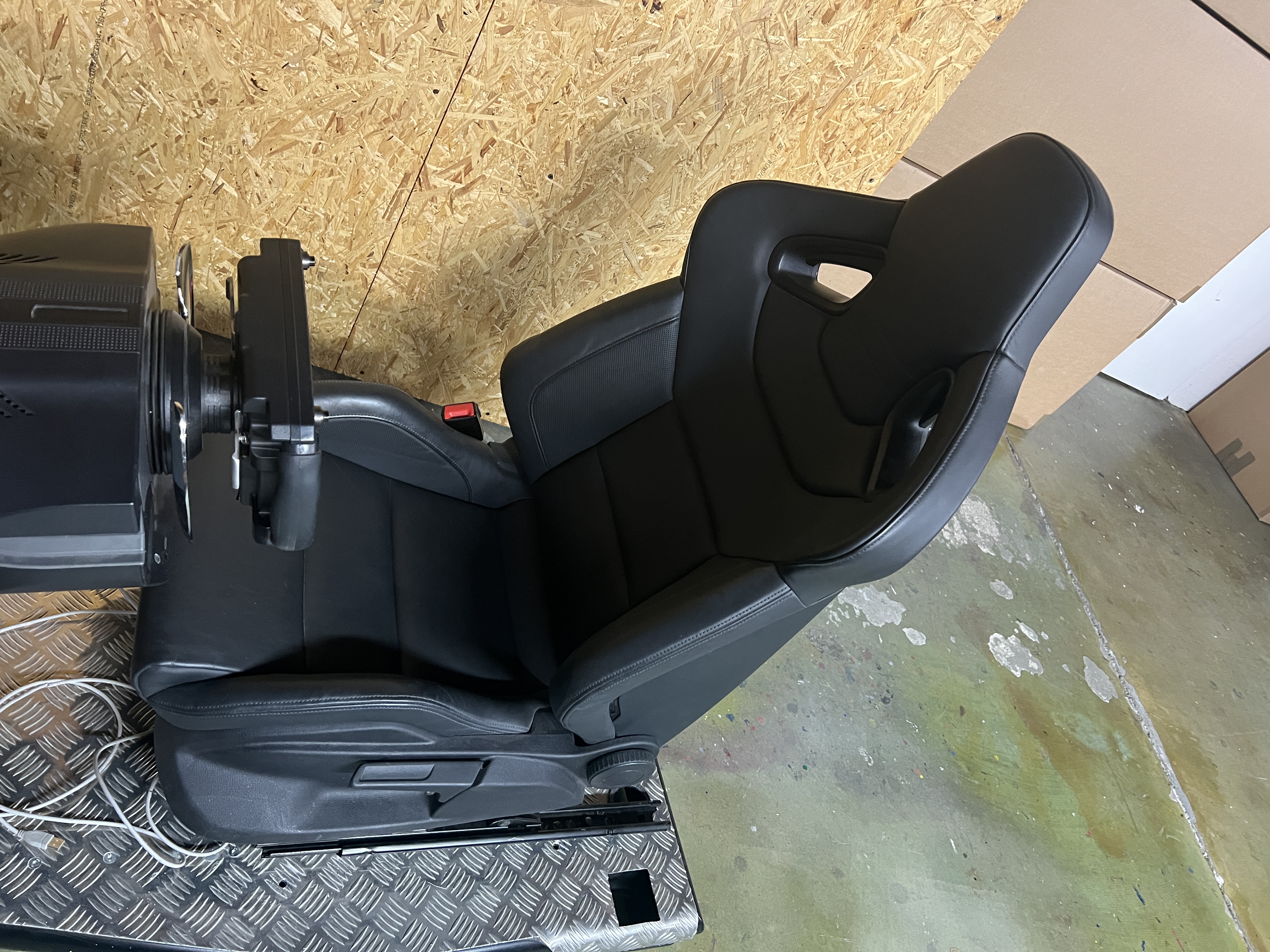 VRS Racing-Sim D-Box Ready mit Thrustmaster T500 F1 Wheel und Audi RS Sitz 