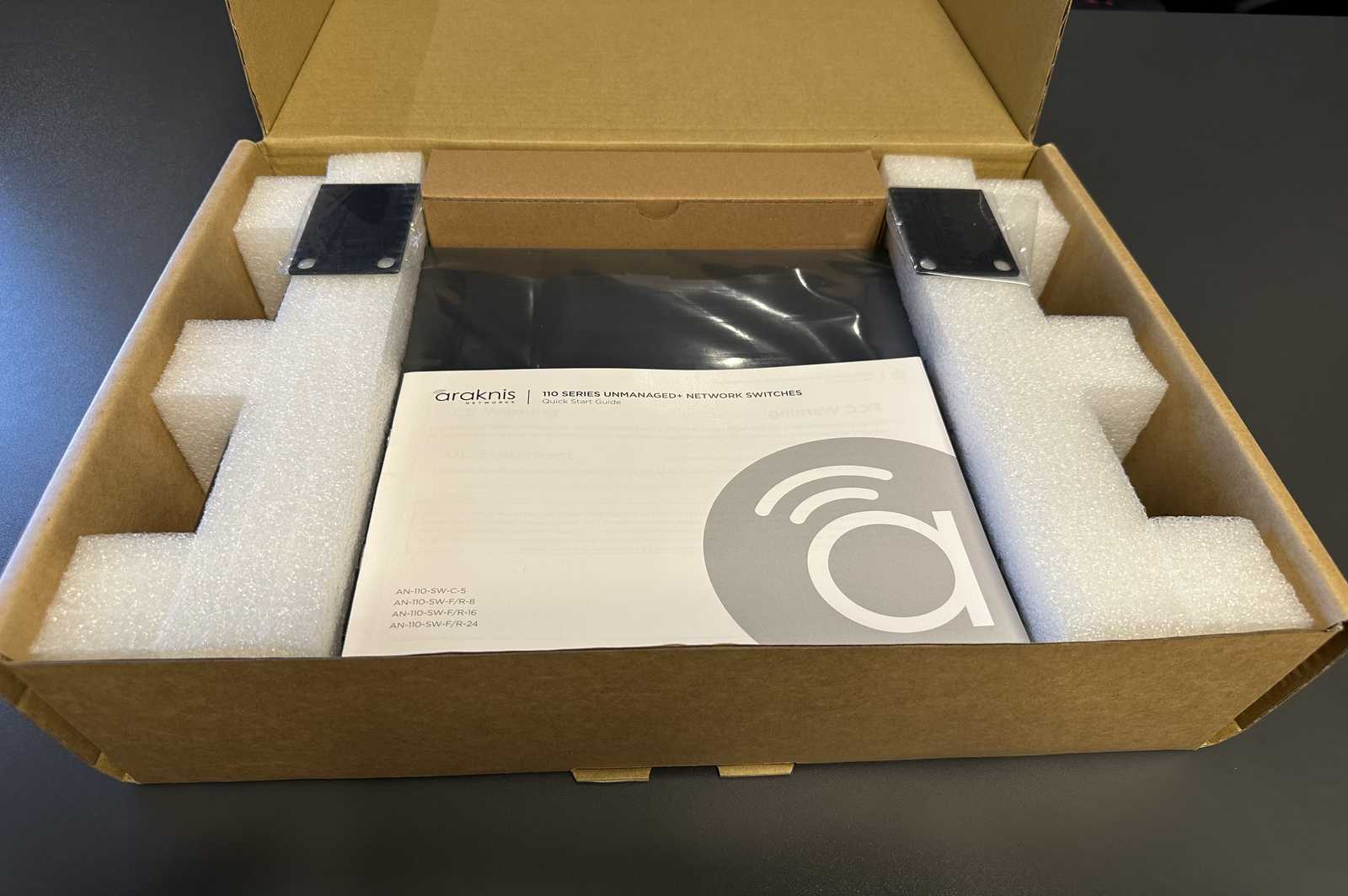 Araknis AN-110-SW-F-24 Gigabit Switch