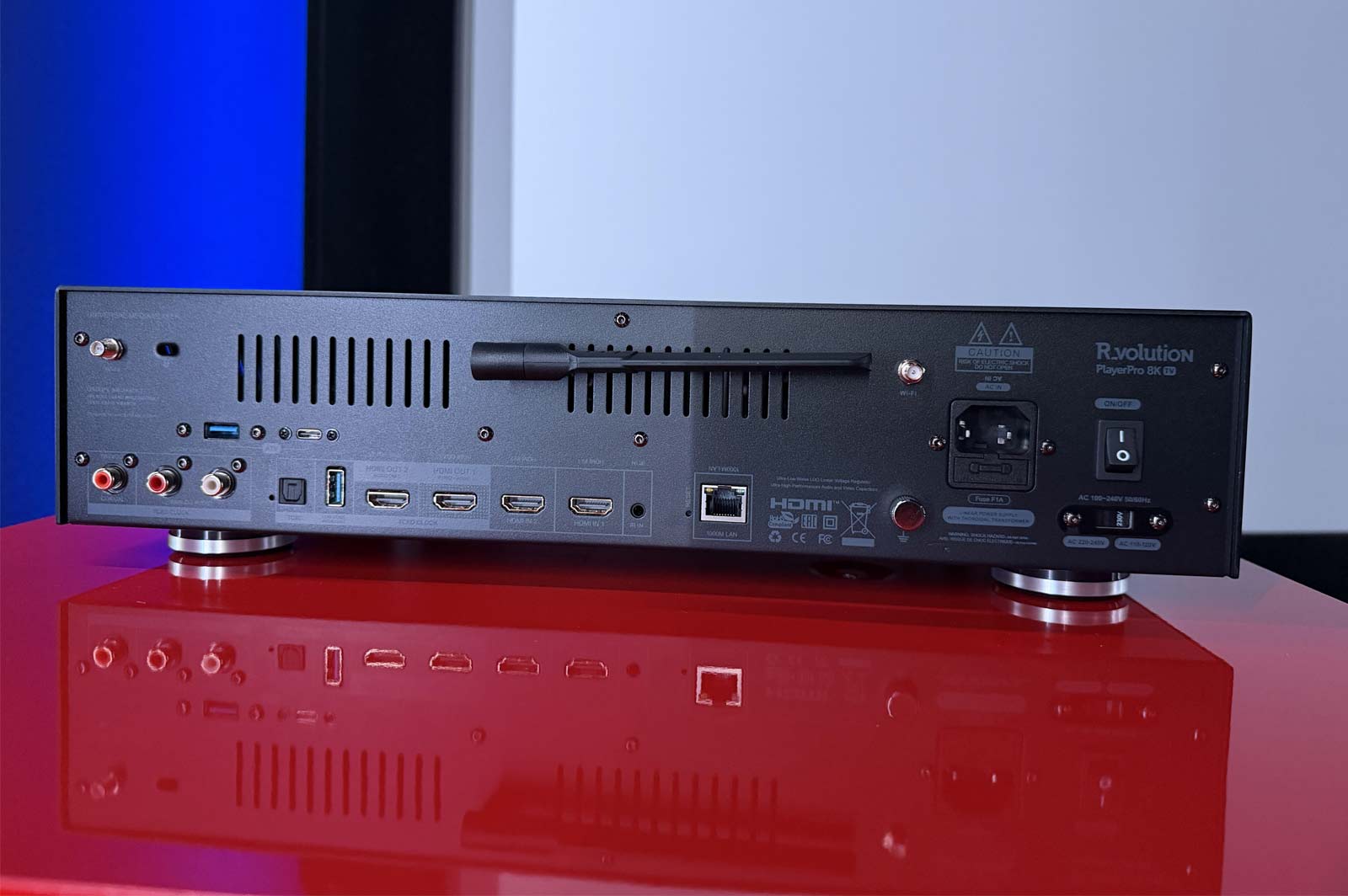 R_volution Player Pro 8K TV