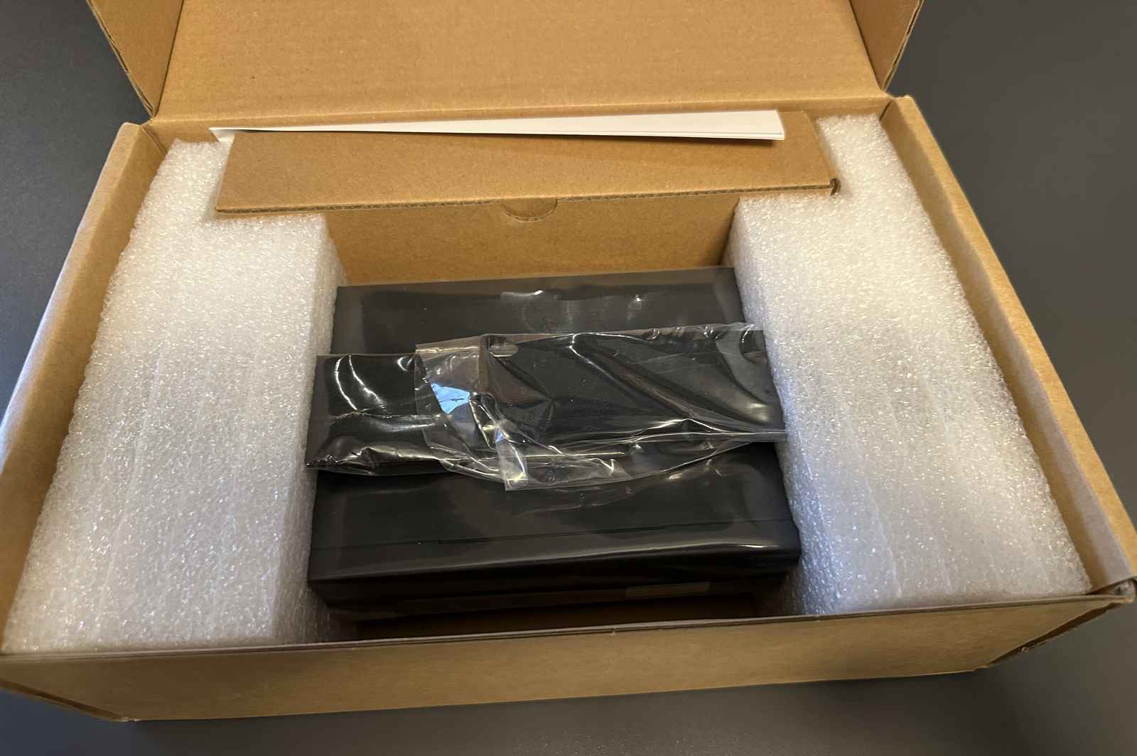 Araknis AN-110-SW-F-8 Gigabit Switch