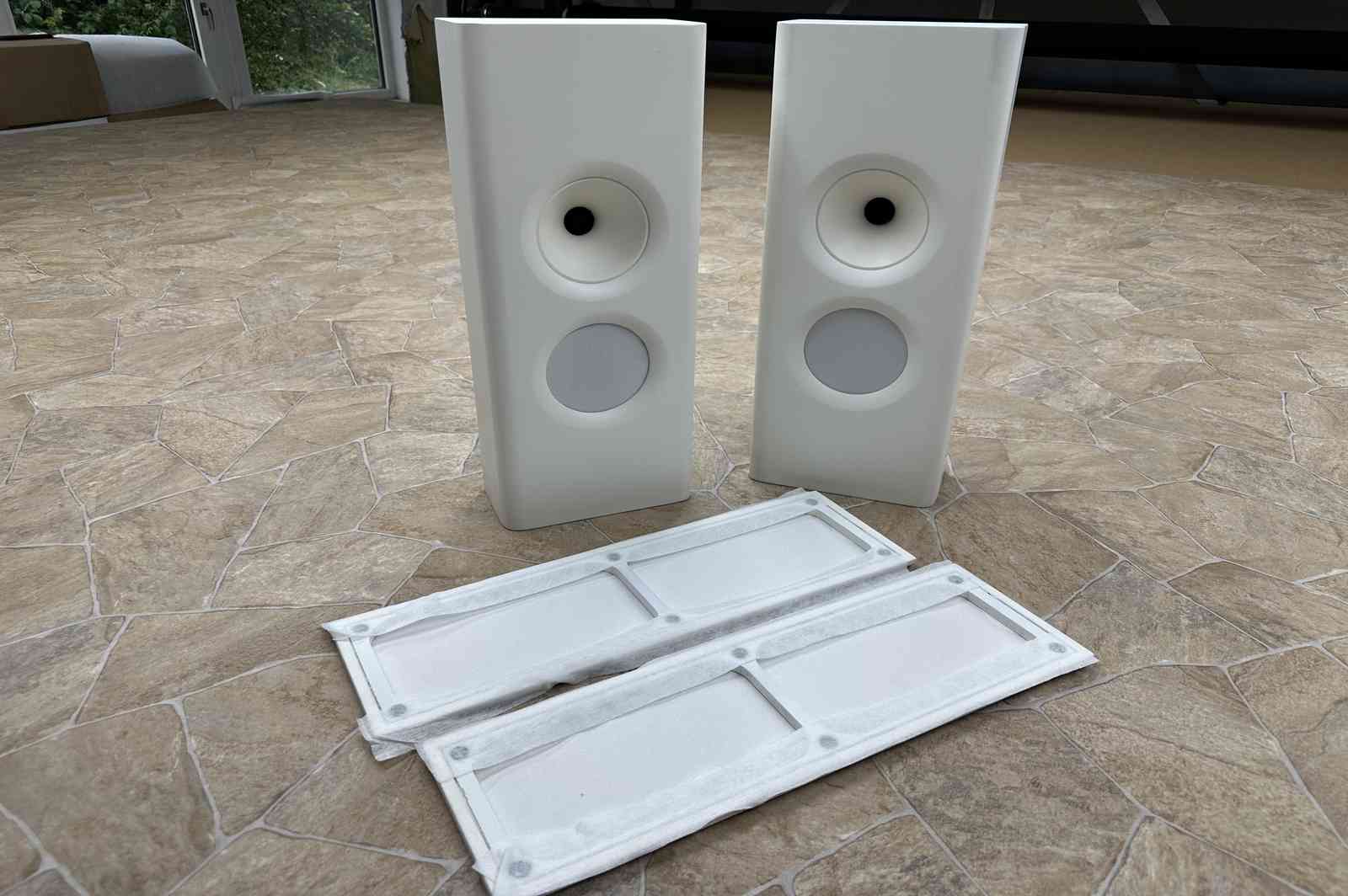 Procella P5V Weiß High End Lautsprecher 2x mit Abdeckung in OVP
