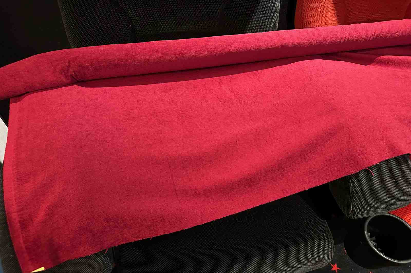 Stoff "Arnold" Rot Meterware Heimkino